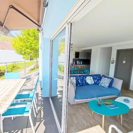 Janea Big Blue House Apartment *