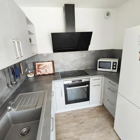 Janea Big Blue House *