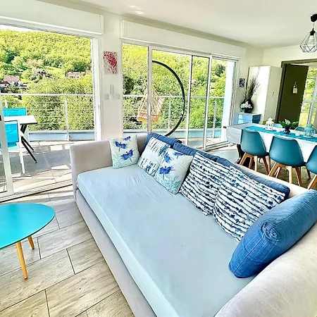 Janea Big Blue House