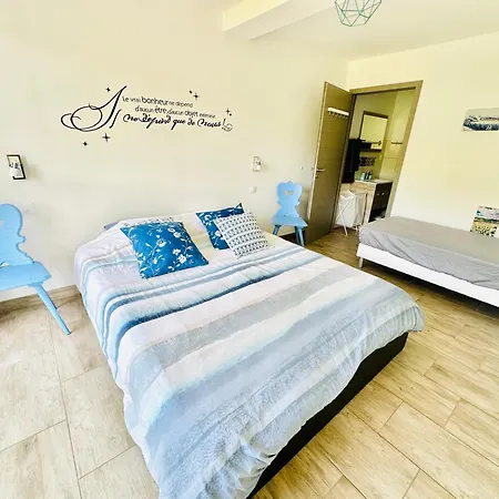 Janea Big Blue House Apartment Reichsfeld